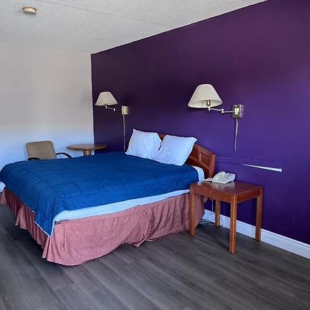 Knights Inn - Park Villa Motel, Midland Eksteriør bilde