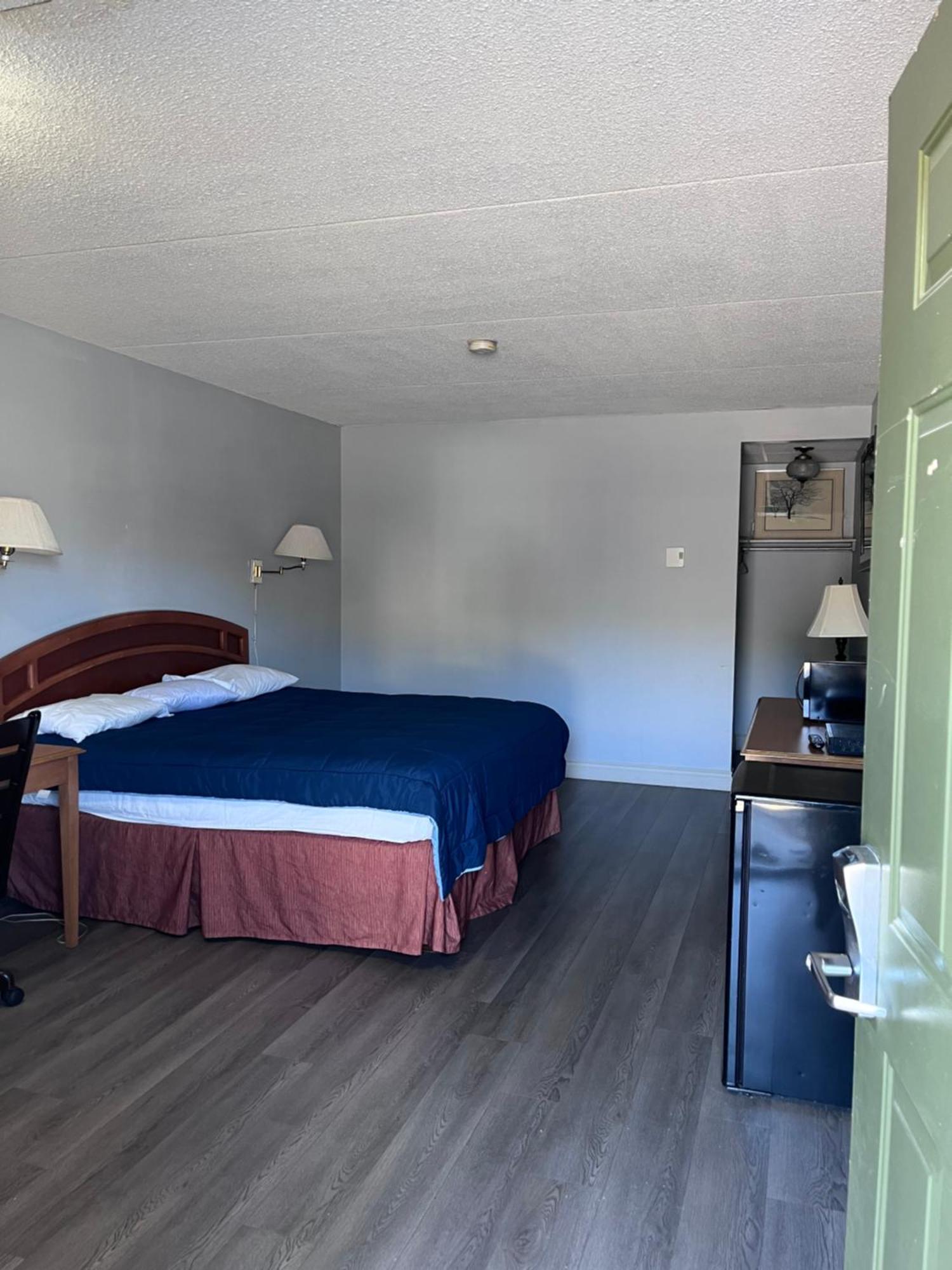 Knights Inn - Park Villa Motel, Midland Eksteriør bilde